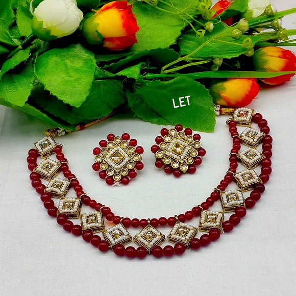 Maroon color Gold plated crystal stone and beads necklace set with earrings. - Picture 1 of 1